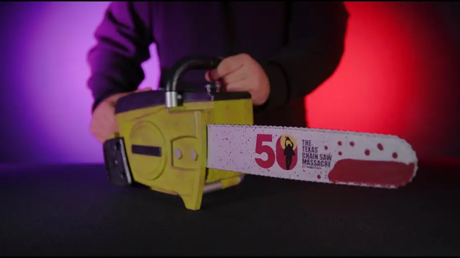 Видео к фильму Техасская резня бензопилой | 50th Anniversary Chainsaw Edition