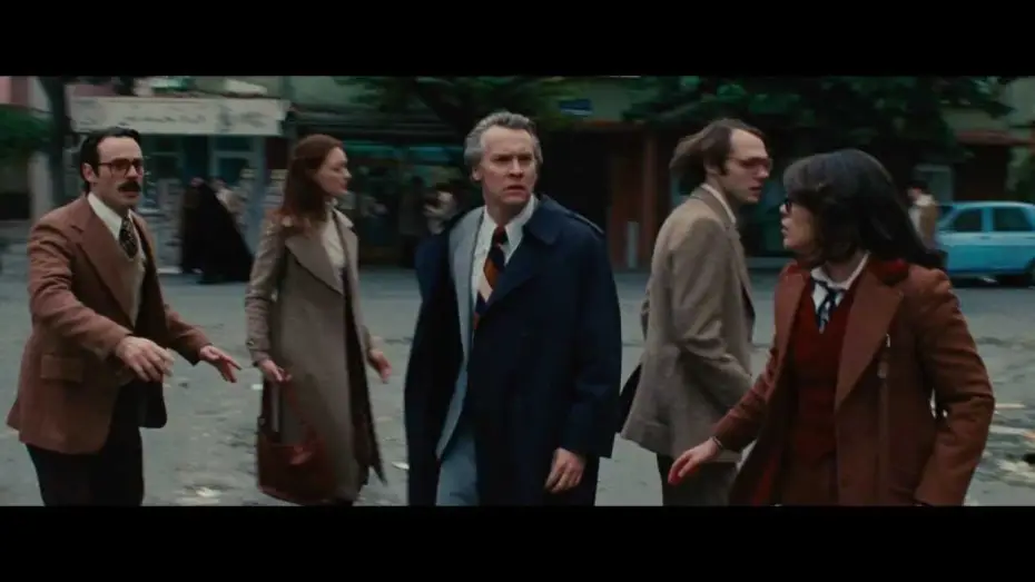 Видео к фильму Операция «Арго» — "Behind the Scenes" International Featurette