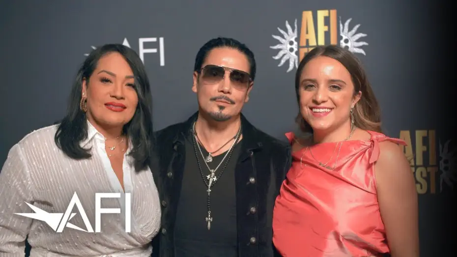 Видео к фильму Selena y Los Dinos: A Family's Legacy | SELENA Y LOS DINOS: A Conversation with Isabel Castro, Suzette Quintanilla and Chris P&eacute;rez