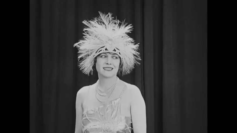 Видео к фильму Парижанка | A WOMAN OF PARIS Trailer