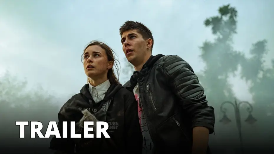 Видео к фильму Мира | 12 ORE PER LA FINE DEL MONDO (2022) | Trailer italiano del disaster movie russo