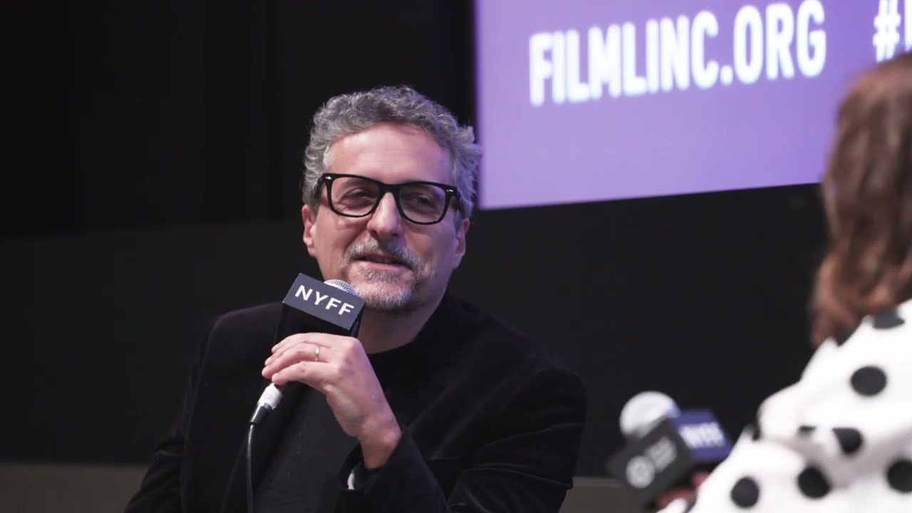 Видео к фильму Pictures of Ghosts | Kleber Mendon&ccedil;a Filho on Pictures of Ghosts