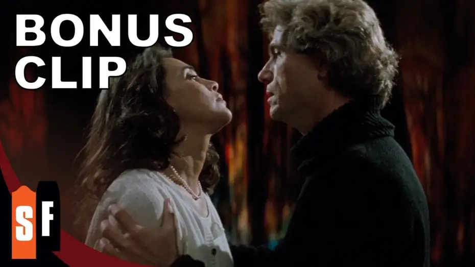 Видео к фильму В пасти безумия | Bonus Clip: Actress Julie Carmen Discusses Dark Filming