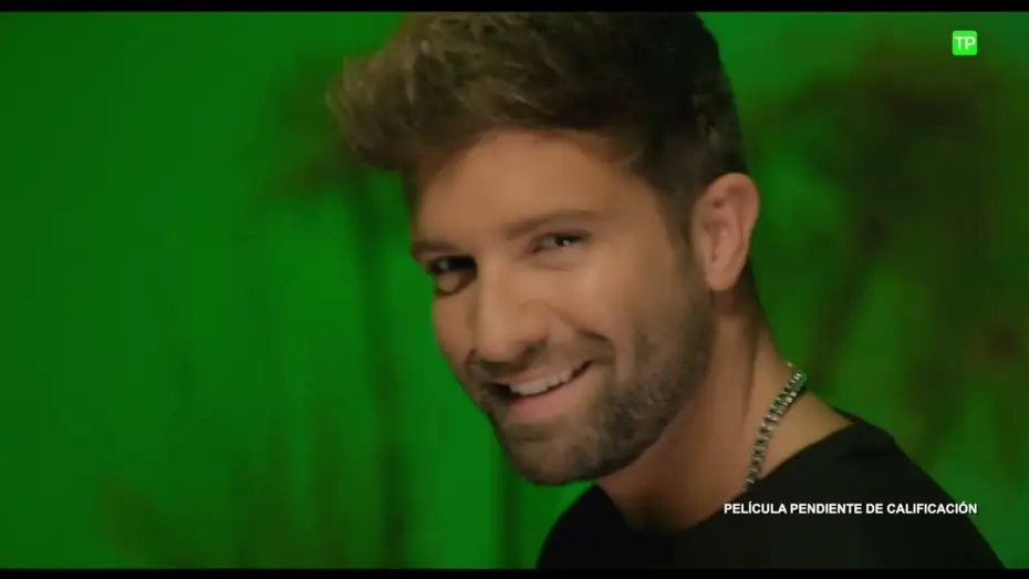 Видео к фильму Элементарно | Adelanto de "Somos Dos" interpretada por Pablo Albor&aacute;n