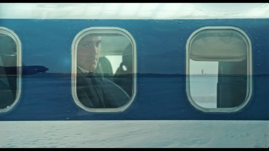 Видео к фильму Мне бы в небо — Up in the Air - Tráiler Oficial Español