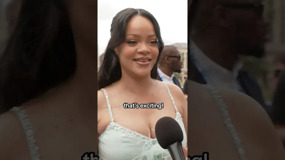 Видео к фильму Smurfs | Rihanna Describes Smurfs Movie