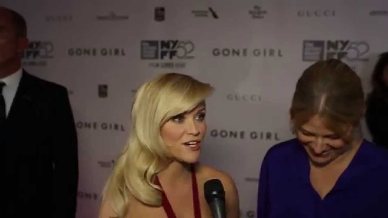 Видео к фильму Исчезнувшая | NYFF52 "Gone Girl" Red Carpet | Reese Witherspoon