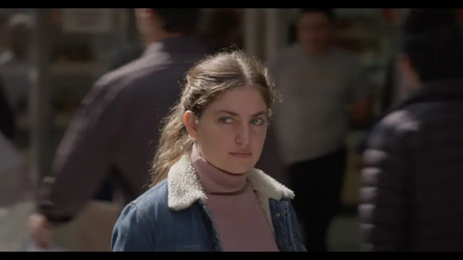 Видео к фильму An Odd Turn | Un movimiento extra&ntilde;o (An odd turn) - Written and directed by Francisco Lezama