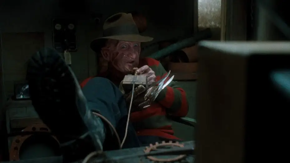 Видео к фильму Кошмар на улице Вязов 6: Фредди мертв | La Fin de Freddy: L'Ultime Cauchemar (1991) Bande annonce fran&ccedil;aise VF- HD