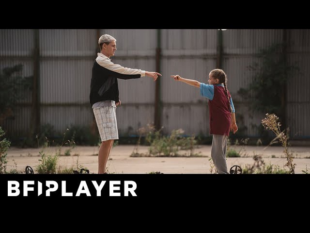 Видео к фильму Задира | Mark Kermode reviews Scrapper (2023) | BFI Player