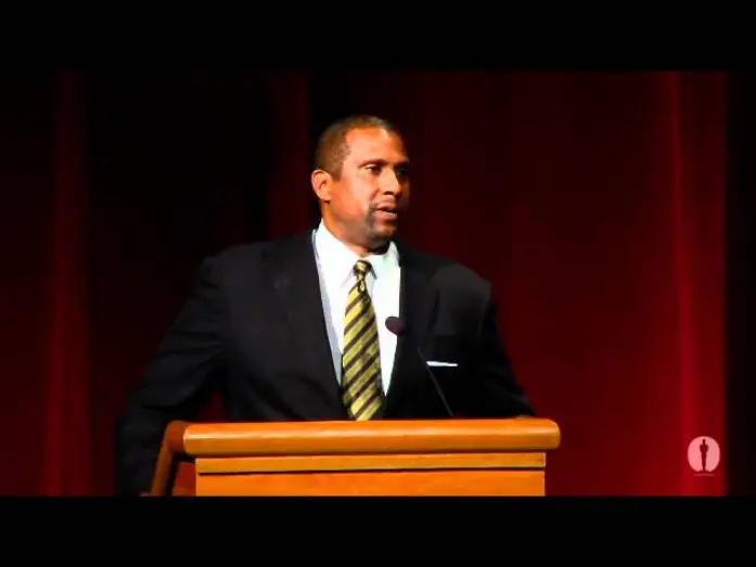 Видео к фильму Убить пересмешника | Tavis Smiley reflects on "To Kill a Mockingbird"