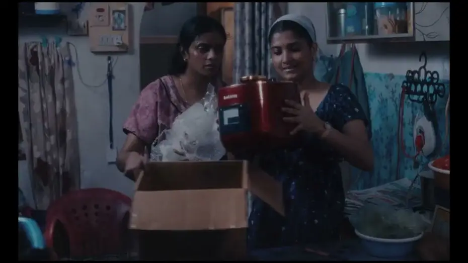 Видео к фильму Все, что нам кажется светом | ALL WE IMAGINE AS LIGHT - Amore a Mumbai | Trailer Ufficiale