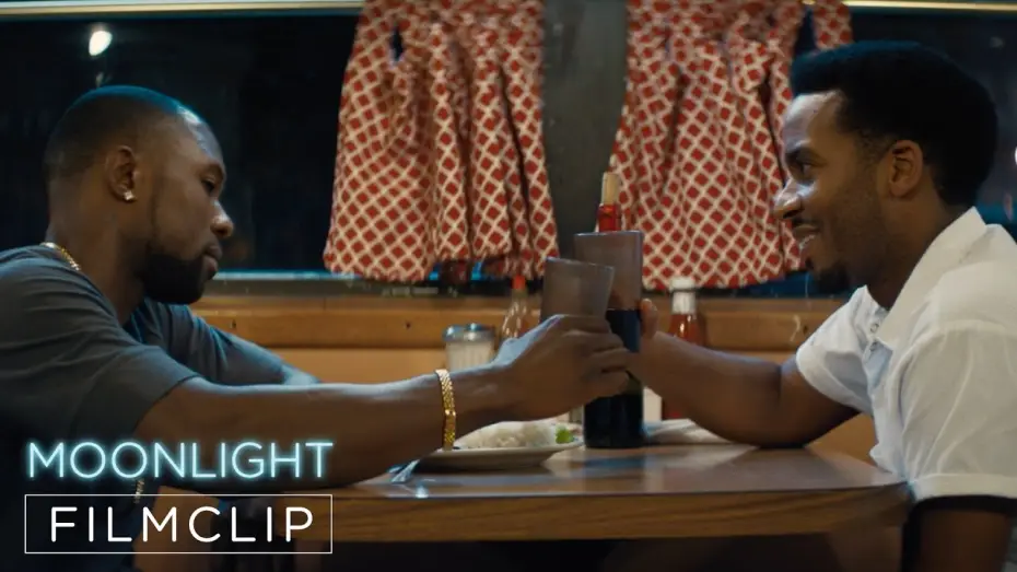 Видео к фильму Лунный свет | MOONLIGHT | Clip | "Black & Kevin sto&szlig;en an"
