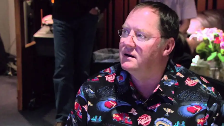 Видео к фильму Тачки 2 | Disney Pixar Cars 2 - Rivers Cuomo e Brian Bell ascoltano You Might Think con John Lasseter