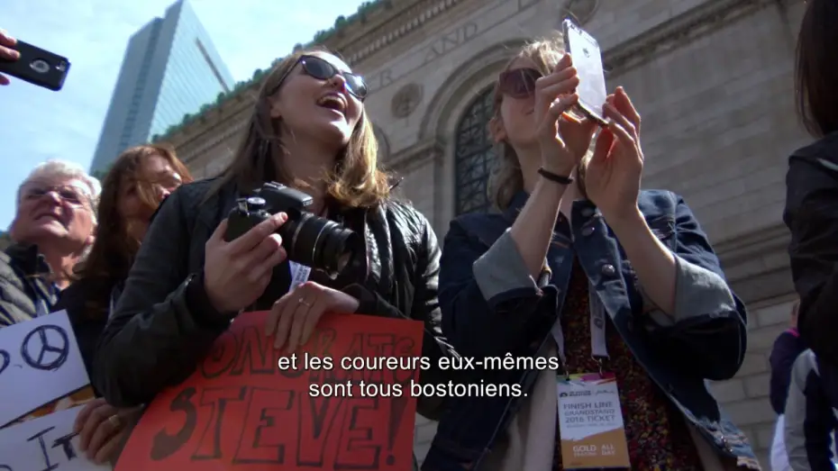 Видео к фильму День патриота | Traque &agrave; Boston - Featurette - Le jour du Marathon - VOST