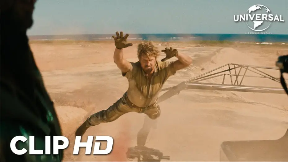 Видео к фильму Каскадёры | Clip - Colt le pide una cita a Jody antes de su gran escena de acci&oacute;n en helic&oacute;ptero