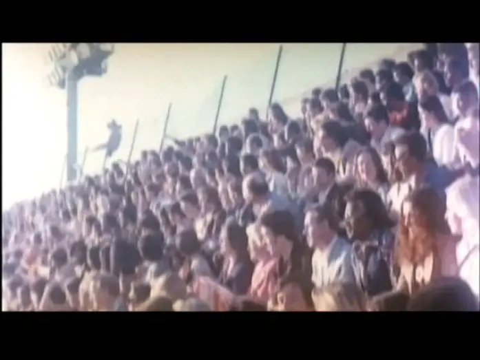 Видео к фильму Two-Minute Warning | Two-Minute Warning Super 8 Digest Film P&acirc;nico na Multid&atilde;o