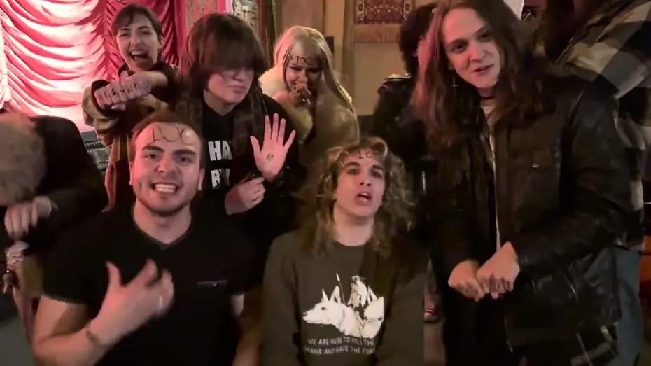 Видео к фильму Hundreds of Beavers | BEAVER BELIEVERS