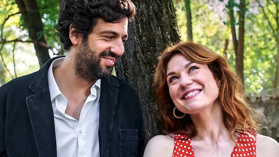 Видео к фильму Double foyer | DOUBLE FOYER Bande Annonce (2024) Max Boublil, Emilie Dequenne