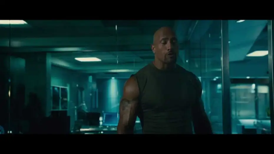 Видео к фильму Форсаж 7 | Fast & Furious 7 - Extrait 5 "Hobbs d&eacute;couvre Shaw dans son bureau" VF