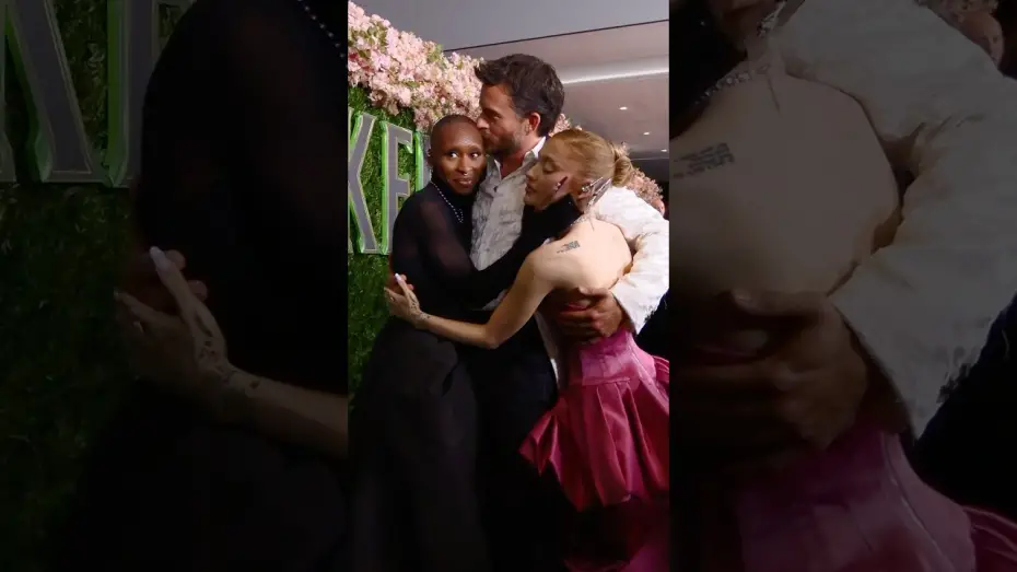 Видео к фильму Злая: Часть первая | Dancing through life at the OzDust Ball in New York City!