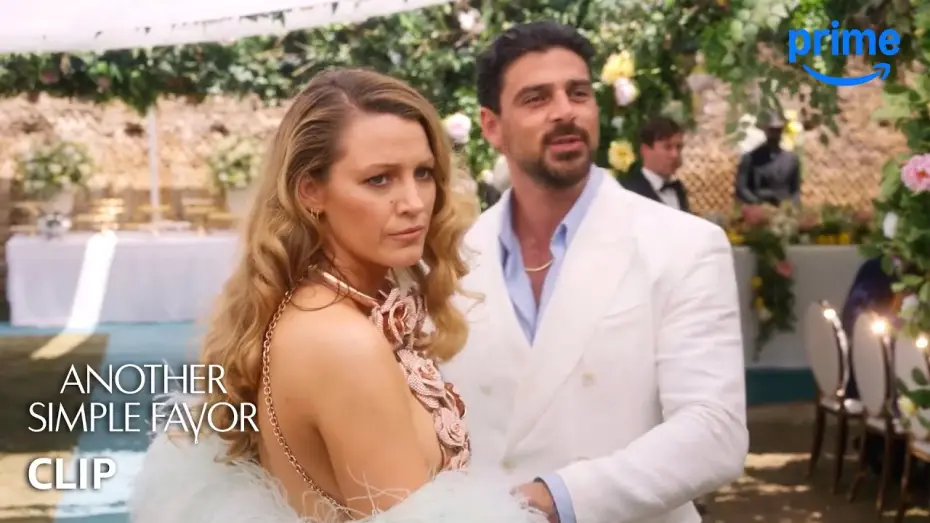 Видео к фильму Ещё одна простая просьба | Emily's Mother Crashes Her Wedding