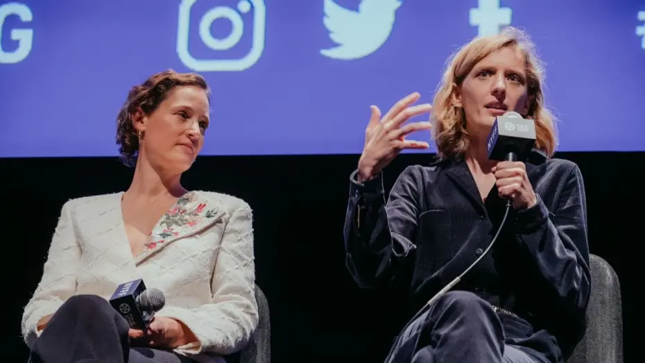 Видео к фильму Остров Бергмана | Mia Hansen-L&oslash;ve, Vicky Krieps, and Anders Danielson Lie on Bergman Island