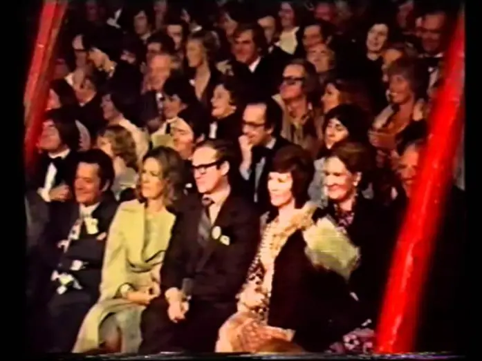 Видео к фильму Circasia | Eric Clapton - Circasia