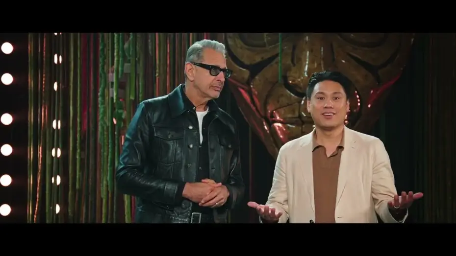 Видео к фильму Злая: Часть первая | Going Green Behind the Scenes: Sustainability on Wicked with Jon M. Chu and Jeff Goldblum
