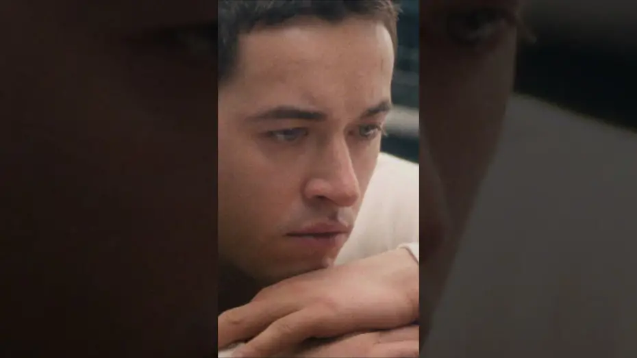 Видео к фильму Полицейский в штатском | His lips are sealed.