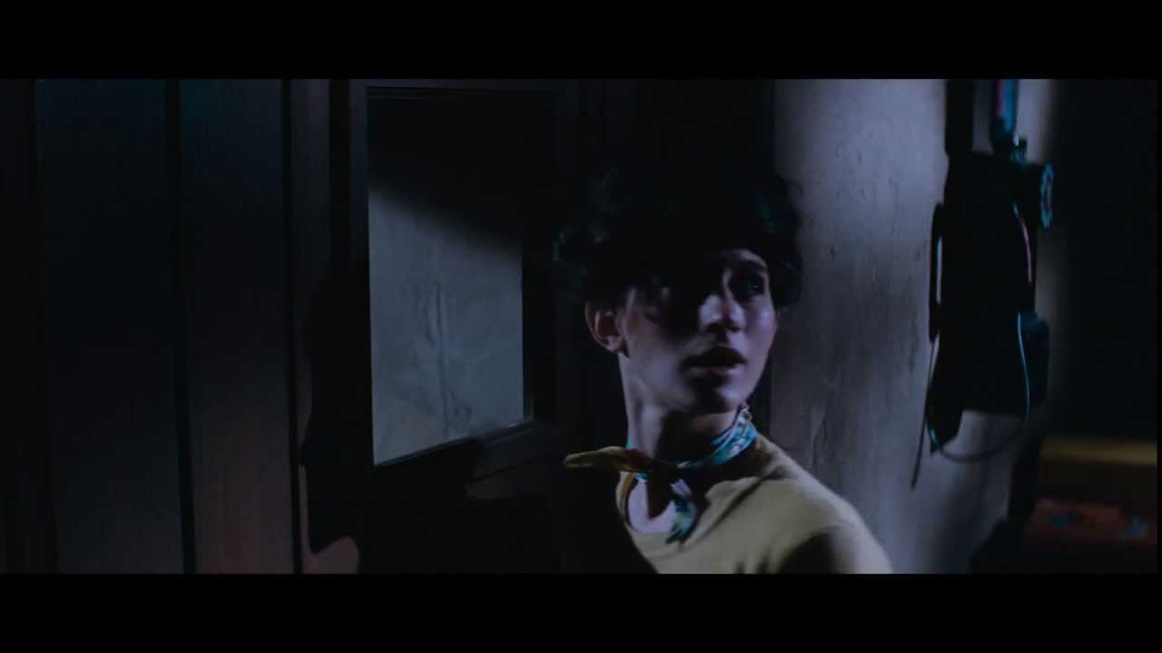 Видео к фильму Нападение на 13-й участок | Police Officer Shot Right Outside Of Police Station