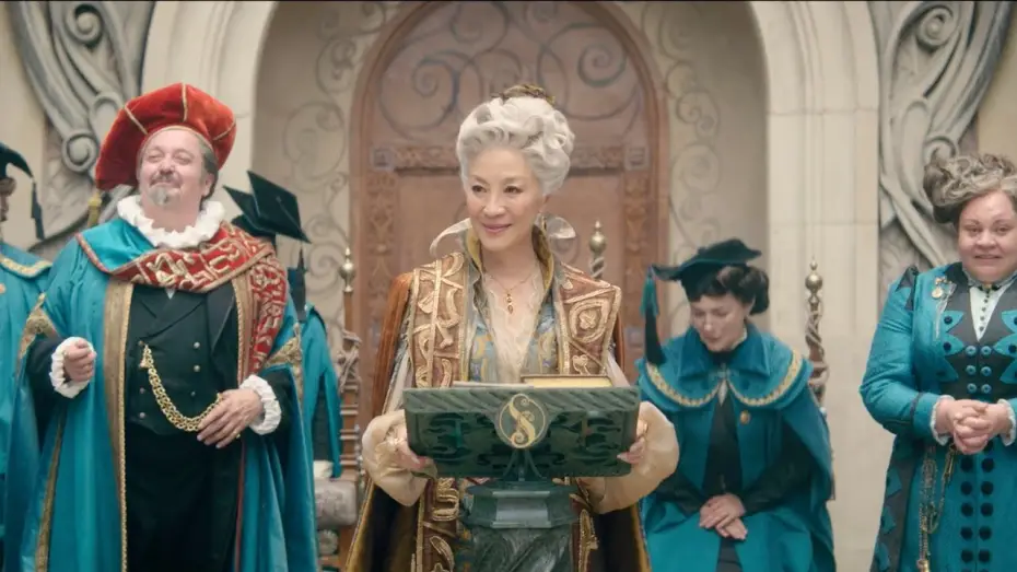 Видео к фильму Злая: Часть первая | Shiz University Orientation