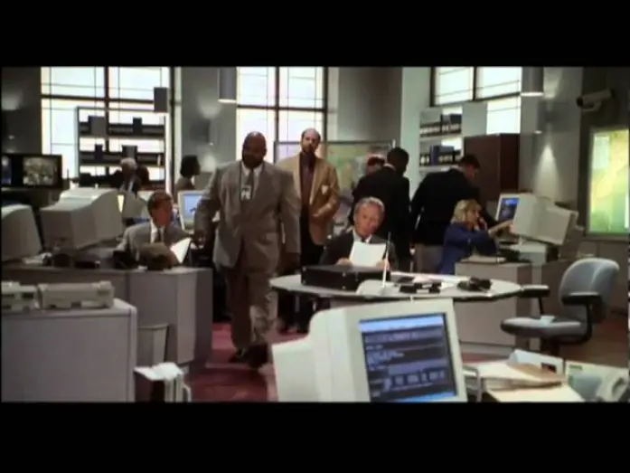 Видео к фильму Чёрный пёс | Black Dog - Trailer