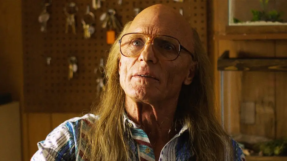 Видео к фильму Любовь истекает кровью | Jackie Meets Lou Sr.