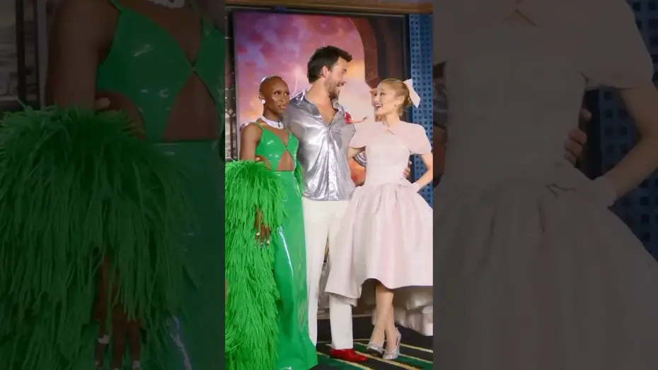 Видео к фильму Злая: Часть первая | Thank you for everything Los Angeles! We love you 💚🩷