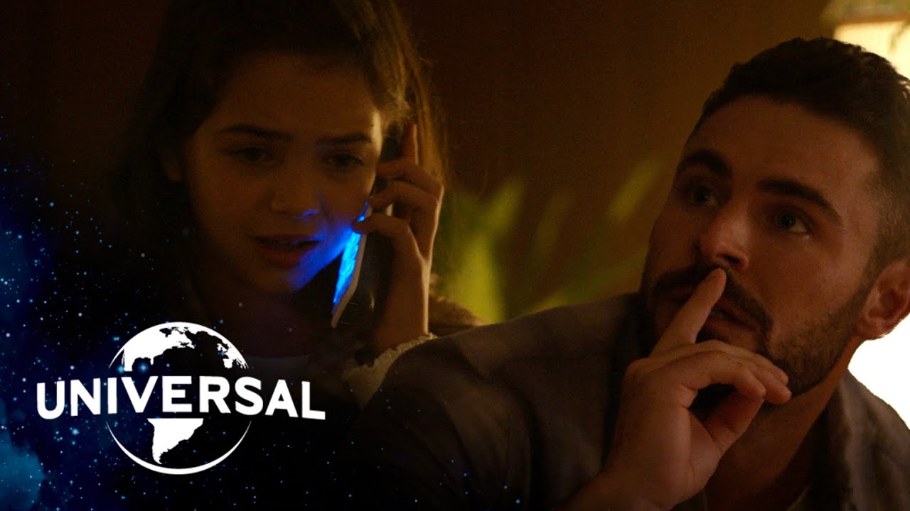 Видео к фильму Воспламеняющая взглядом | The Bathroom Scene