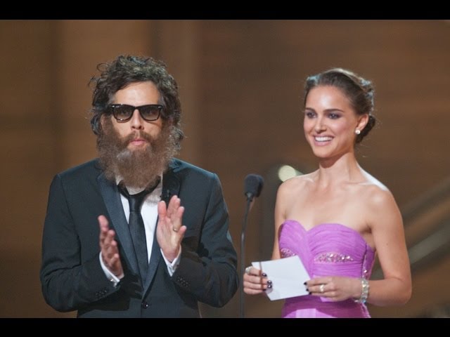 Видео к фильму Миллионер из трущоб | Slumdog Millionaire Wins Cinematography: 2009 Oscars