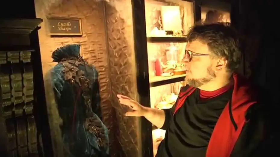 Видео к фильму Багровый пик | Gothic Gallery Tour with Guillermo del Toro (SDCC 2014)