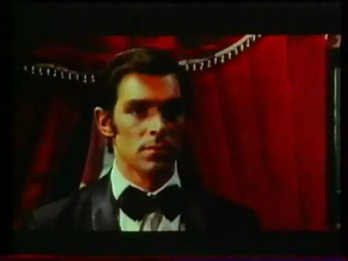 Видео к фильму Camorra | Les tueurs &agrave; gages/ Camorra (1972) Bande annonce VF