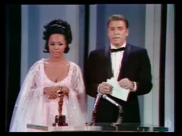 Видео к фильму 2001 год: Космическая одиссея | Stanley Kubrick Wins Special Effects: 1969 Oscars