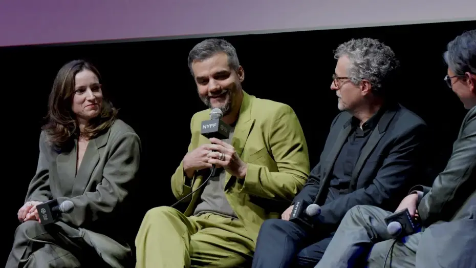 Видео к фильму Секретный агент | Kleber Mendon&ccedil;a Filho,  Wagner Moura, and Emilie Lesclaux on The Secret Agent