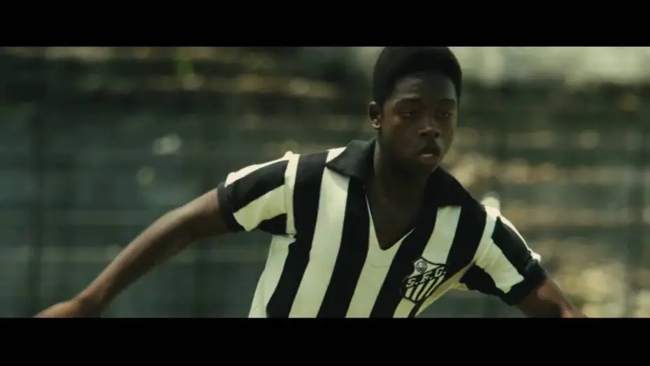 Видео к фильму Пеле: Рождение легенды | PEL&Eacute; - Extrait "Fulgurante ascension" VF