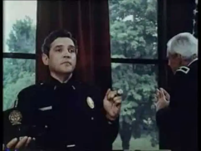Видео к фильму Полицейская академия | 1984 - Police Academy - ...d&uuml;mmer als die Polizei erlaubt - Trailer - Deutsch - German