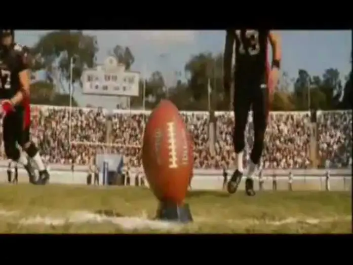 Видео к фильму Всё или ничего | GOLPE BAJO - El Clan de Los Rompehuesos - The Longest Yard