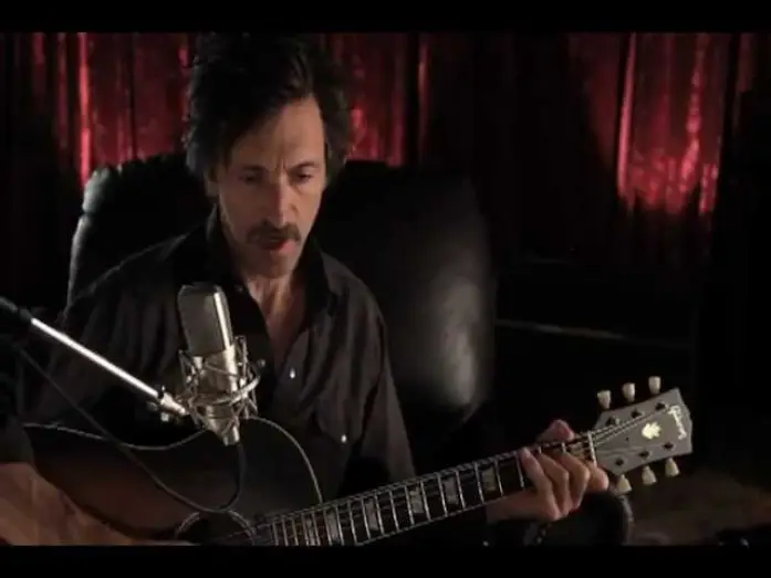 Видео к фильму Марта, Марси Мэй, Марлен | MARTHA MARCY MAY MARLENE: John Hawkes sings "Marcy's Song"