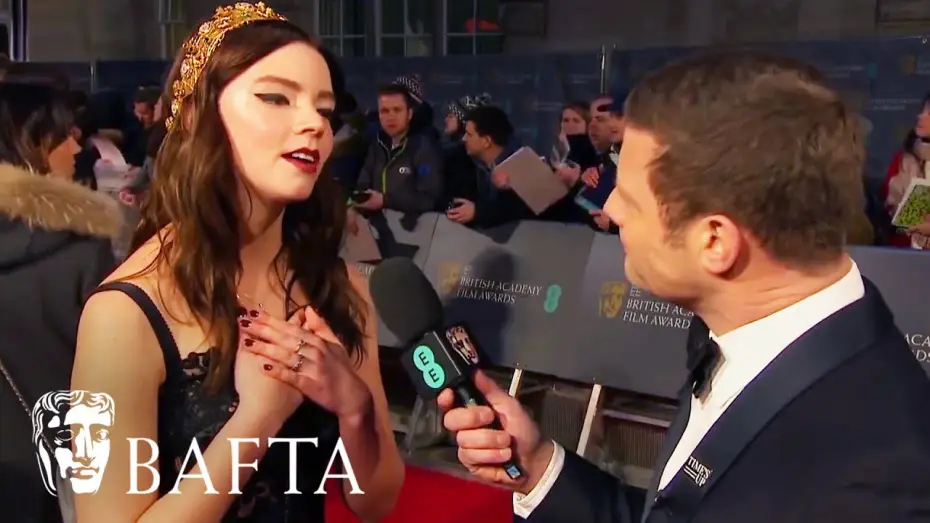 Видео к фильму Форма воды | Anya Taylor-Joy Loves The Shape of Water | Red Carpet Interview | EE BAFTA Film Awards 2018