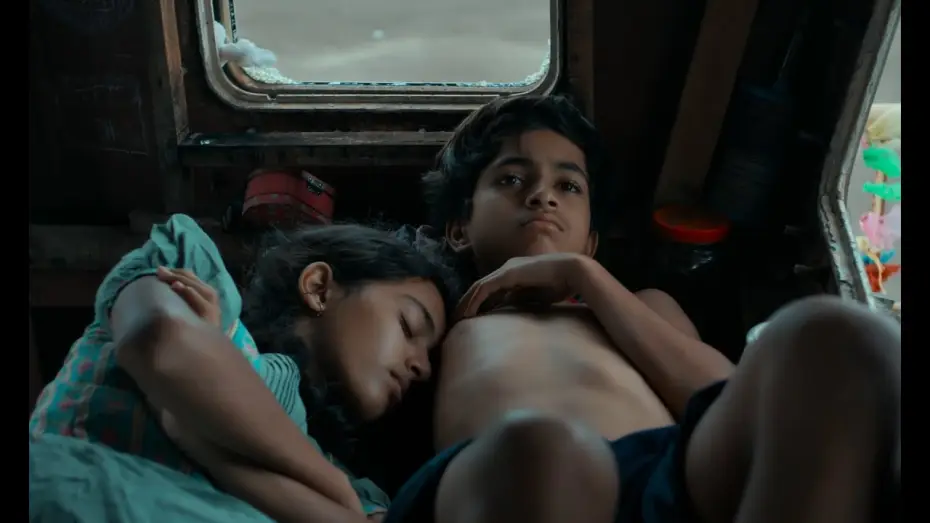 Видео к фильму Small Clouds — Small Clouds(2025) | FTII Diploma Trailer | Shubham Sumit | Naina Sareen | Vaishnavi Raut