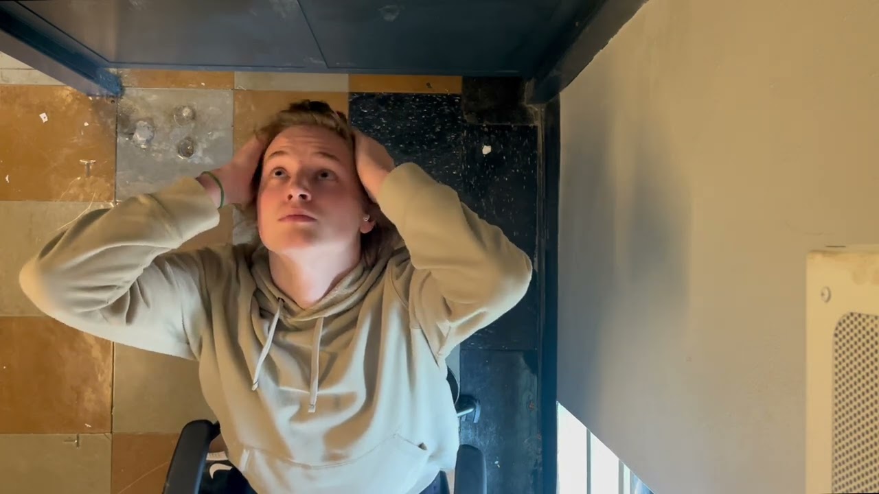 Видео к фильму Waiting... | Waiting... - Short Film