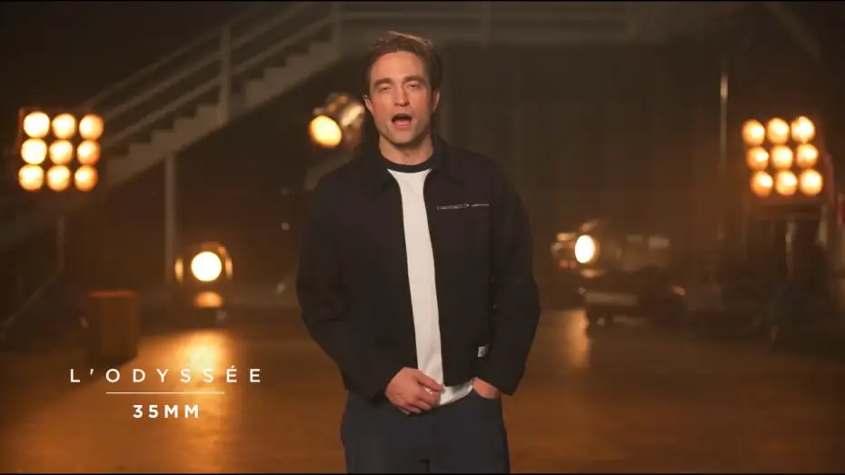 Видео к фильму Одиссея | L'Odyss&eacute;e - Robert Pattinson vous pr&eacute;sente L&rsquo;Odyss&eacute;e en 35mm VOST [Au cin&eacute;ma le 15.07.26]