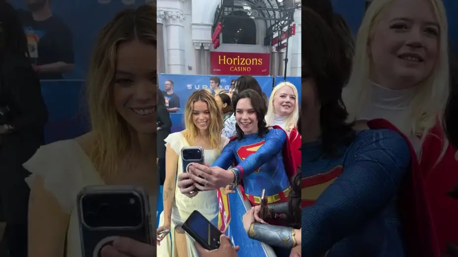 Видео к фильму Супергёрл — Milly Alcock meets SUPERGIRL fans in London